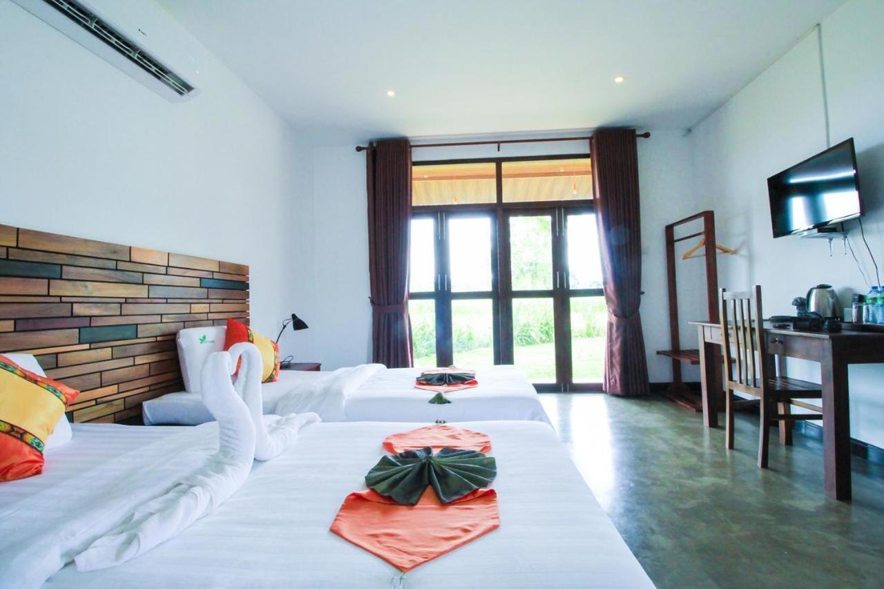 Ceyloni Hotel Сигирия Экстерьер фото