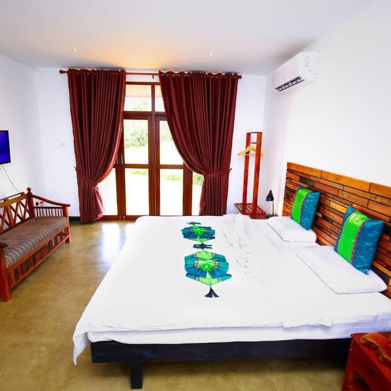 Ceyloni Hotel Сигирия Экстерьер фото
